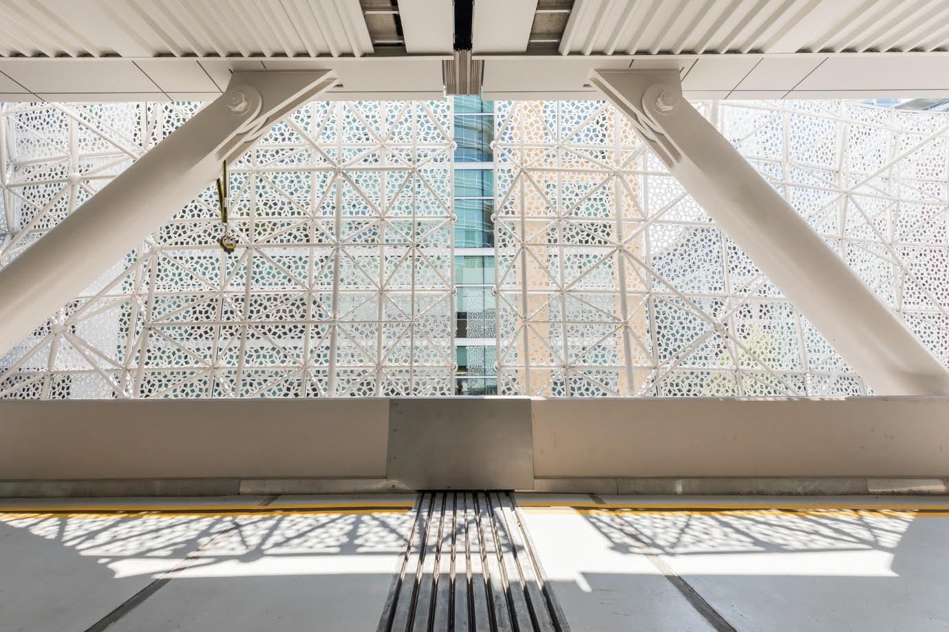 Airports & Transit